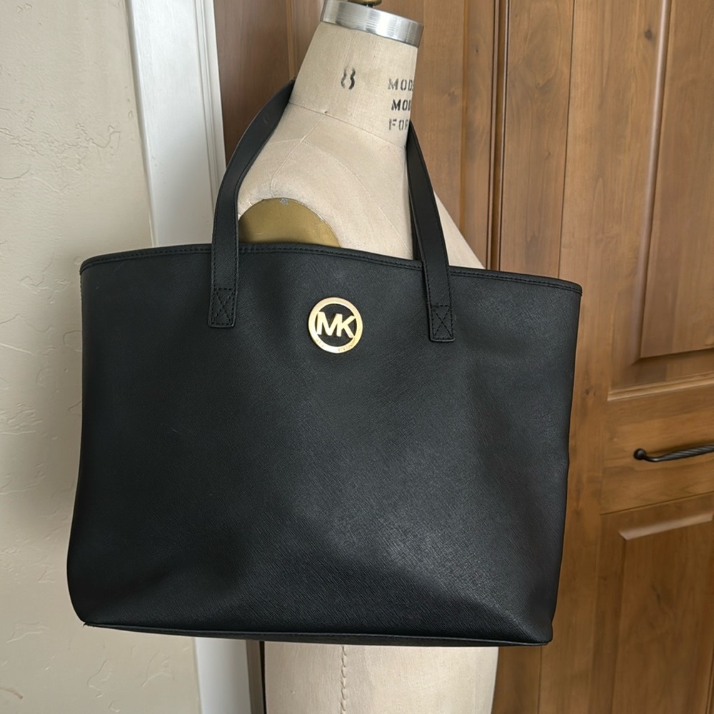 MICHAEL KORS JET SET TOTE